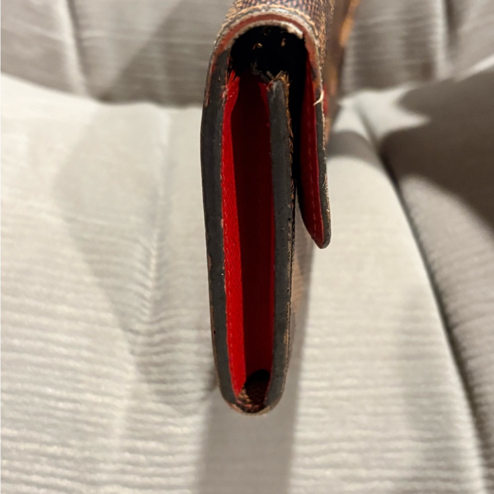 LV Damier Ebene Emilie Wallet Red - Picture 2 of 10